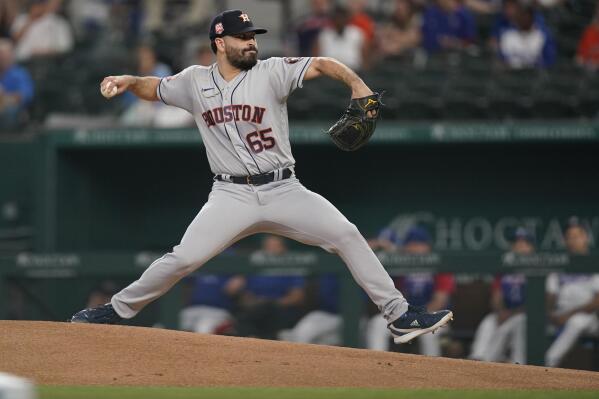 Astros reliever Ryan Pressly throws bullpen session