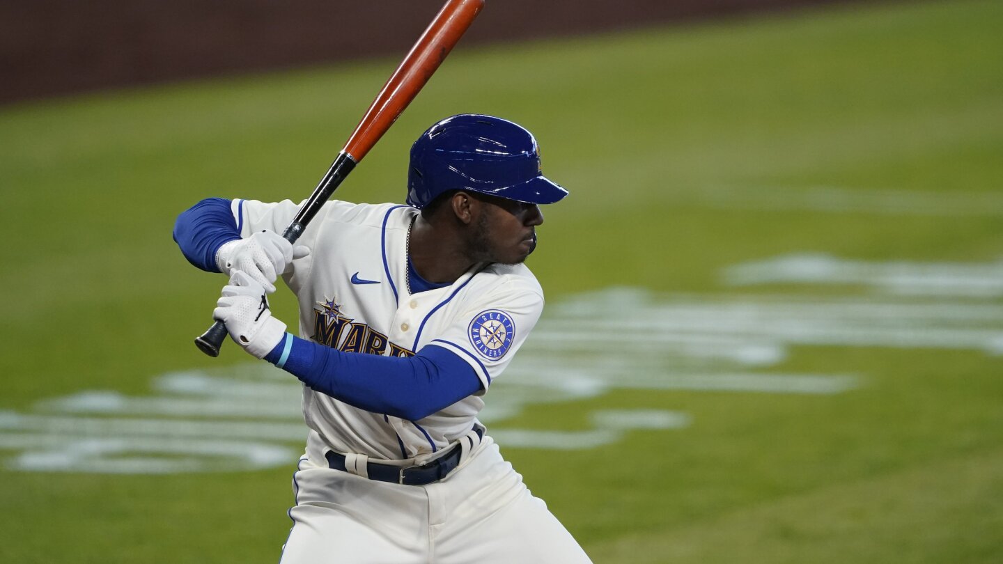 Mariners' Kyle Lewis and Brewers' Devin Williams Win Rookie of the Year  Awards - The New York Times