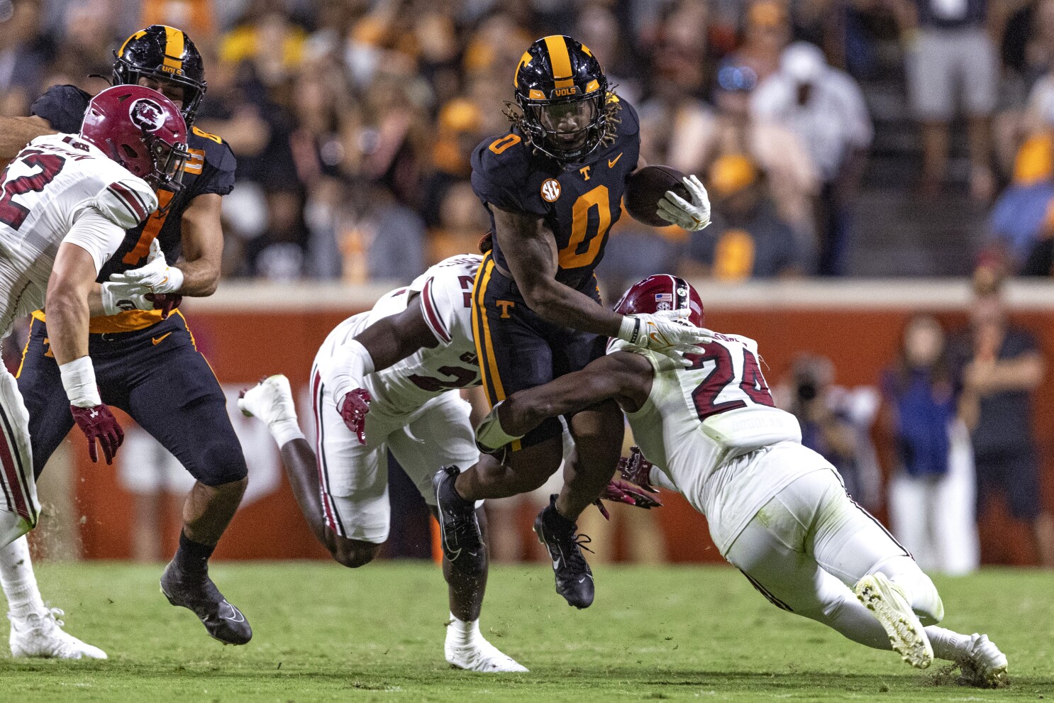 4 Tennessee clinches SEC East with win at #21 South Carolina