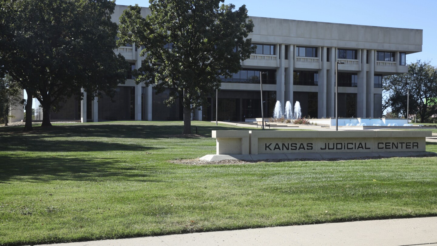 ТОПЕКА Кан AP — Върховният съд на Канзас приключи почти