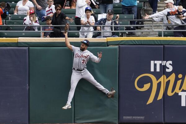 Detroit Tigers center fielder Riley Greene (31) catches a ball hit by Chicago White Sox's Andrew Vaughn during the fourth inning of a baseball game Sunday, Sept. 25, 2022, in Chicago. (AP Photo/David Banks)