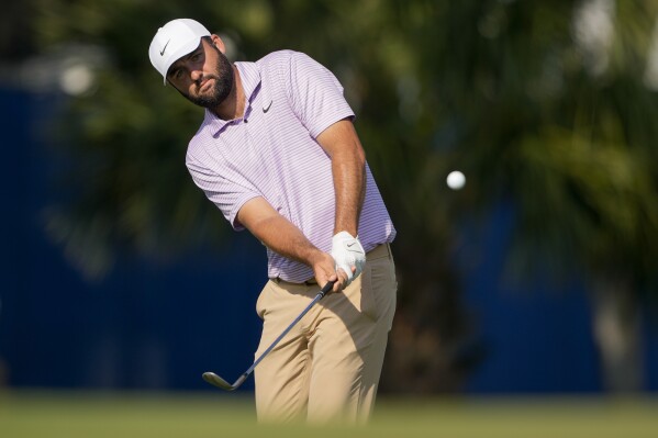 Collin Morikawa part of 4-way tie for the lead at Hilton Head. Scottie Scheffler lurks 3 shots back