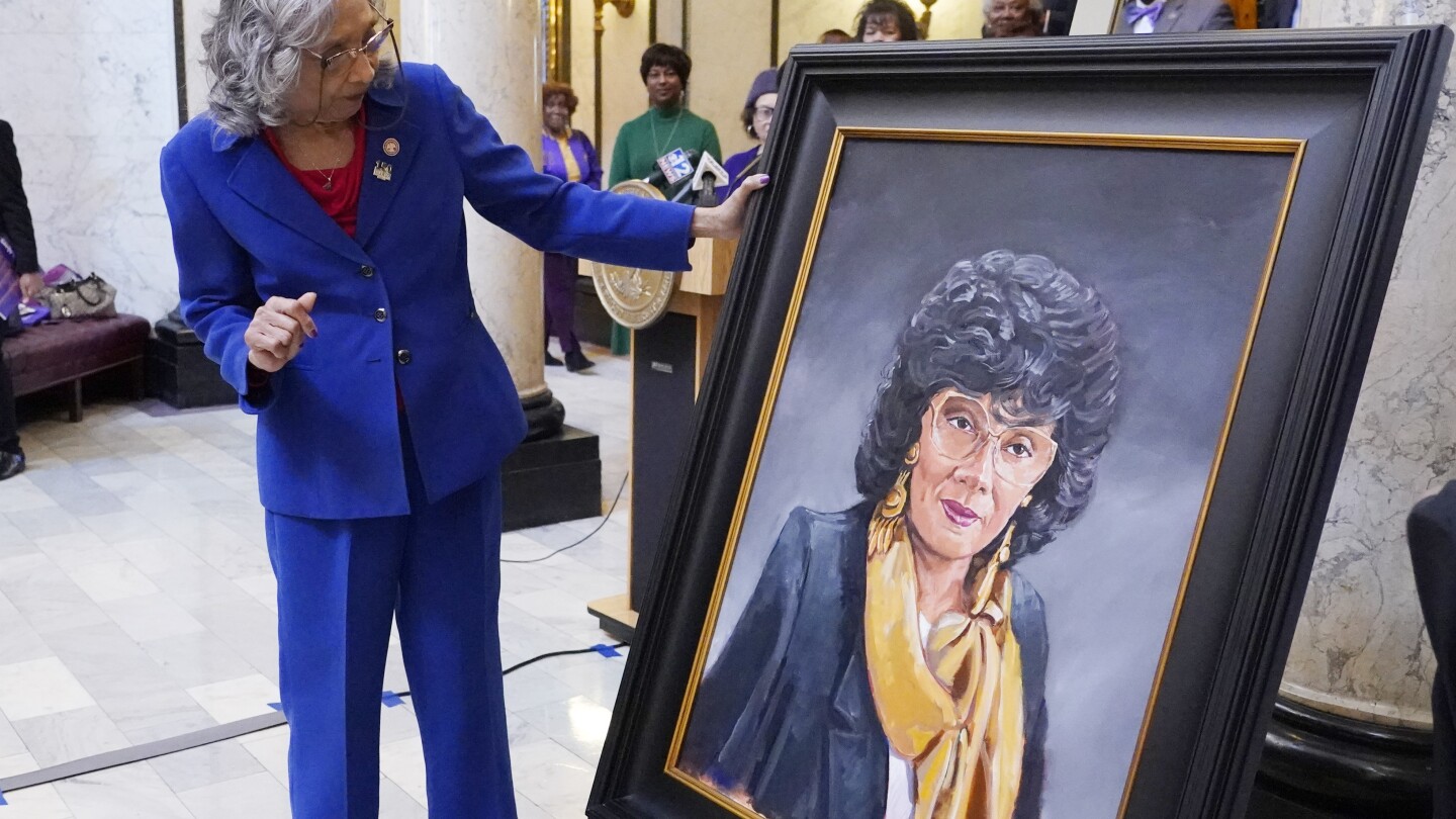 Първата чернокожа жена в законодателния орган на Мисисипи вече има свой портрет в Капитолия на щата