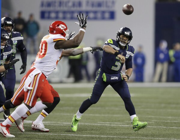 Seahawks clinch playoff berth outlasting Chiefs 38-31