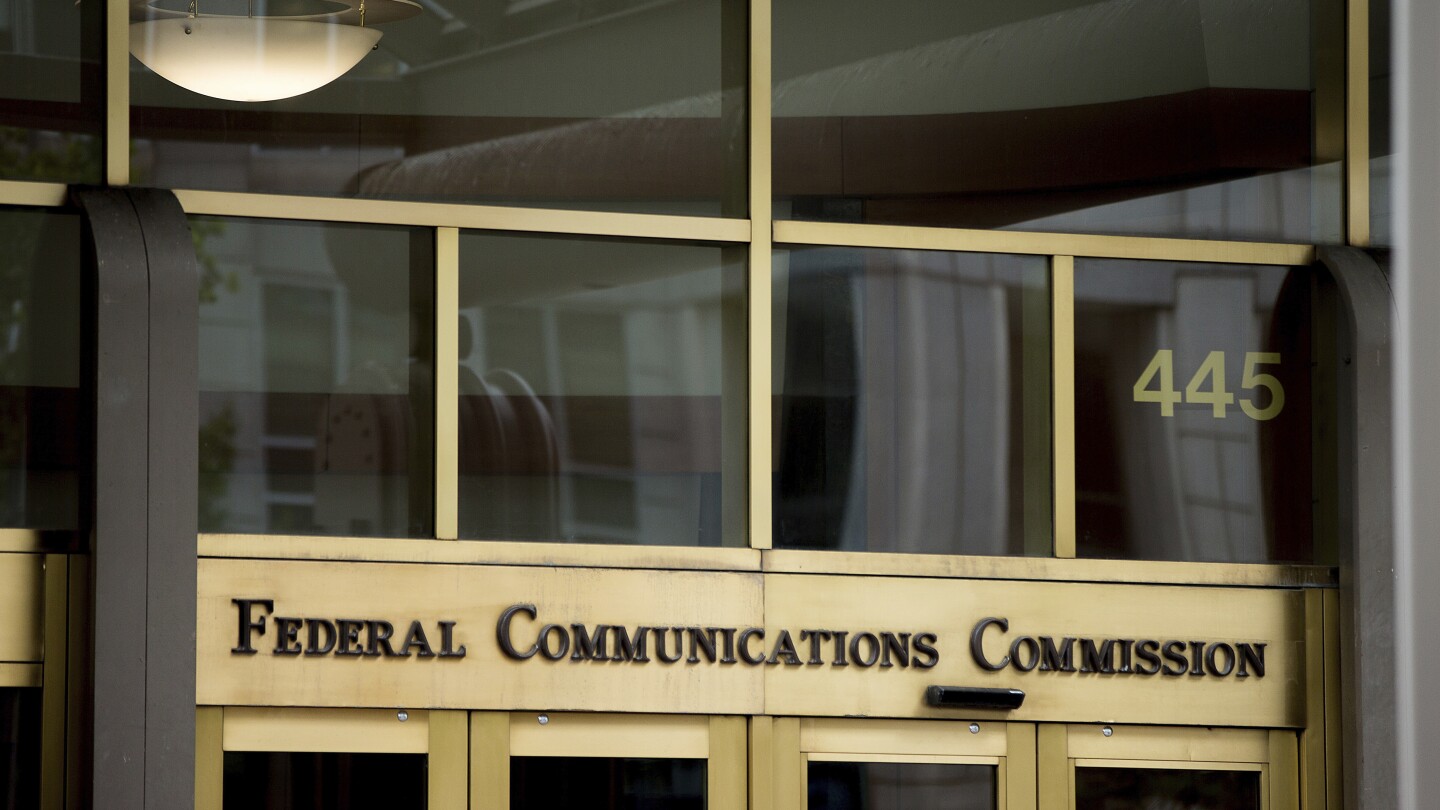 КОНКОРД Ню Хейчбек АП — Федералната комисия по комуникациите наложи