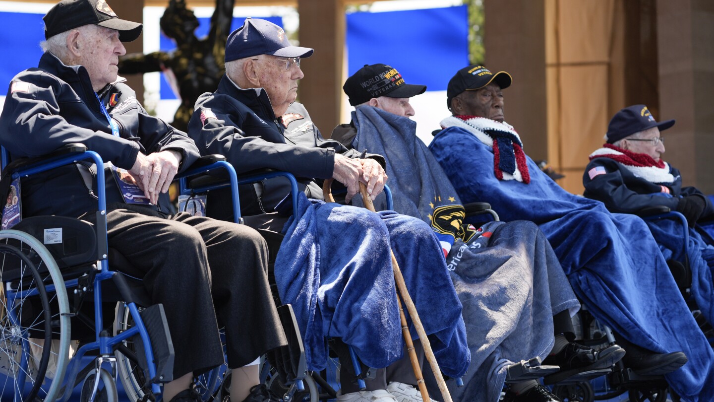 Un número cada vez menor de veteranos del Día D piden que se recuerden las lecciones de la Segunda Guerra Mundial en el aniversario
