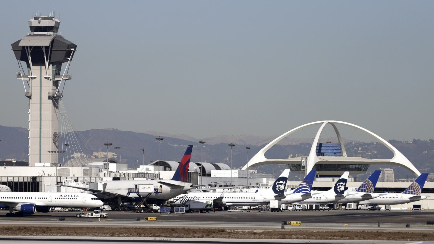 United Airlines Faces Fourth Incident This Week with Emergency Landing in Los Angeles