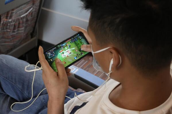 Three hours a week: Play time's over for China's young video gamers