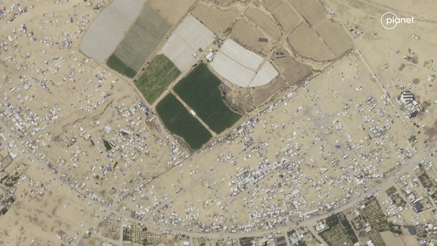 Сателитни снимки показват бързото изселване на палестинците от Рафах, след като Израел издаде заповеди за евакуация