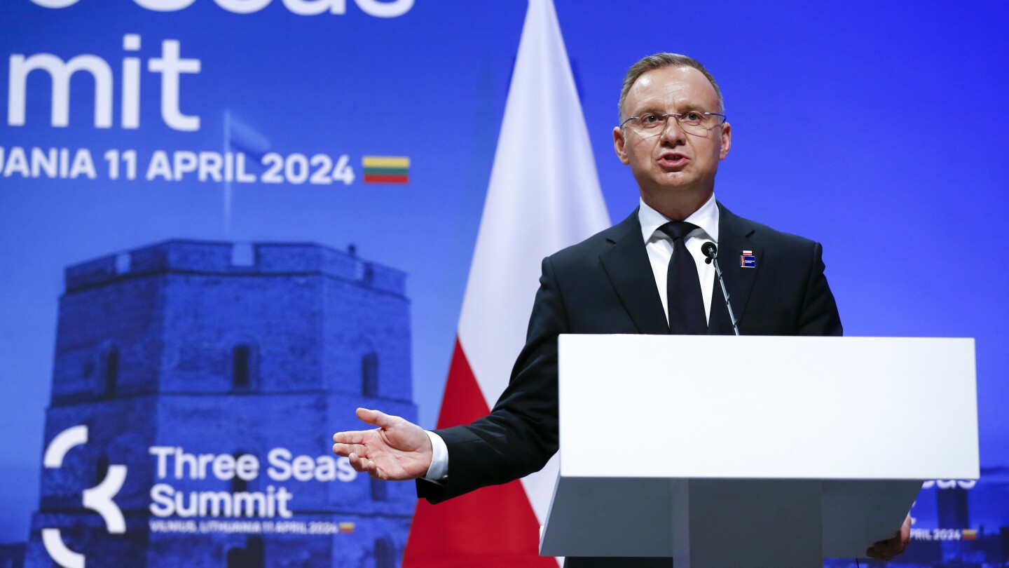 Тръмп ще се срещне с полския президент Дуда, докато лидерите на НАТО призовават за допълнителна подкрепа за Украйна