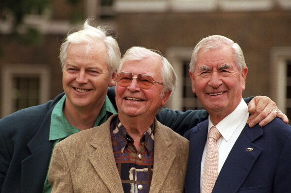 From left, Dad's Army cast members Ian Lavender, Clive Dunn and Bill Pertwee reunited to mark the 30th anniversary of the first broadcast of the vintage comedy, at the Imperial War Museum in London, July 31, 1998. Actor Ian Lavender, who played a hapless Home Guard soldier in the classic British sitcom 鈥淒ad鈥檚 Army,鈥� has died, his agent said Monday, Feb. 5, 2024. He was 77. (Matthew Fearn/PA via 番茄直播)