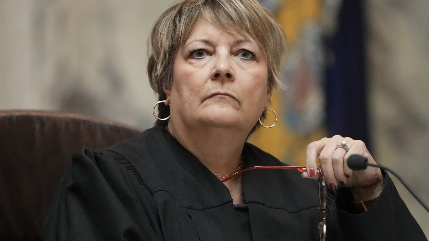 Лидерът на Уисконсин се завърта, казва, че импийчмънтът на съдия от Върховния съд на щата заради преразпределението е малко вероятен