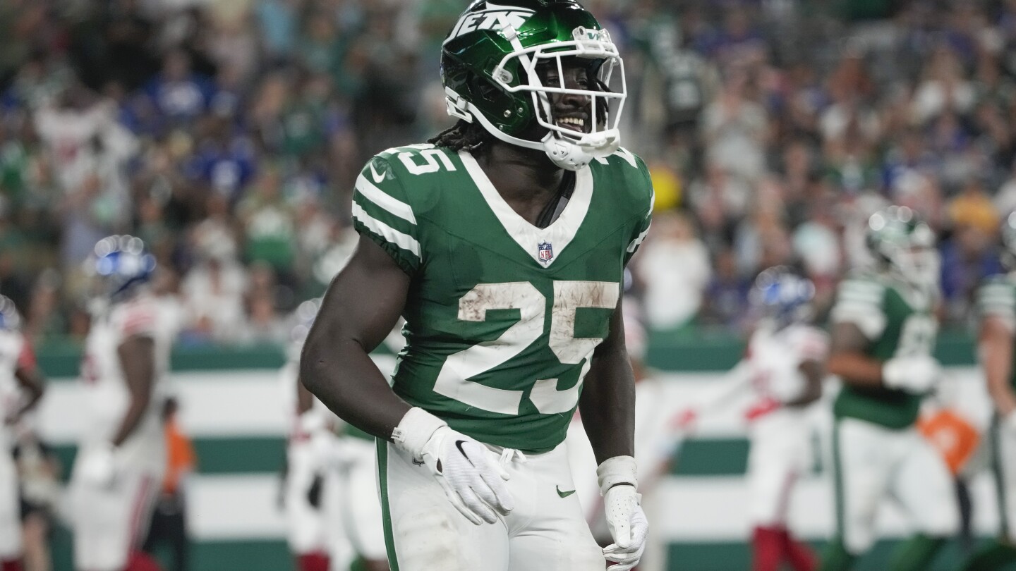 Abanikanda scores on a long TD run and Jets sack DeVito 8 times in 10-6 preseason win over Giants