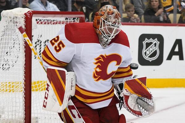 Markstrom posts another shutout as Flames take down Flyers for 6th