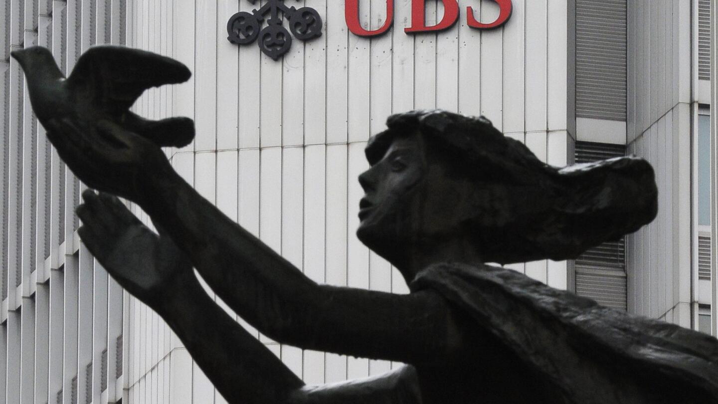 Saham UBS jatuh karena biaya hukum mengancam keuntungan