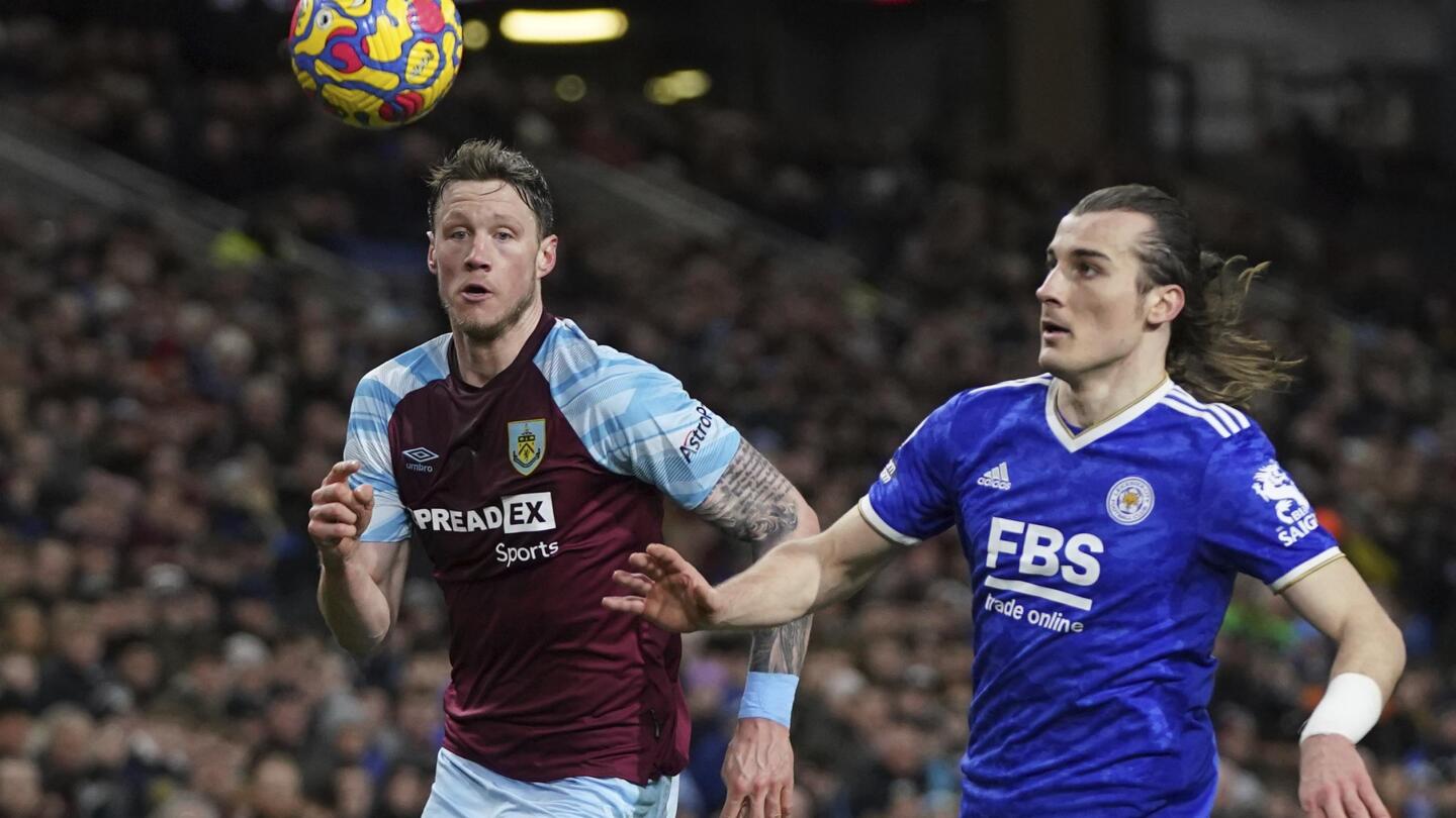 Besiktas present Weghorst - No loan fee to Burnley