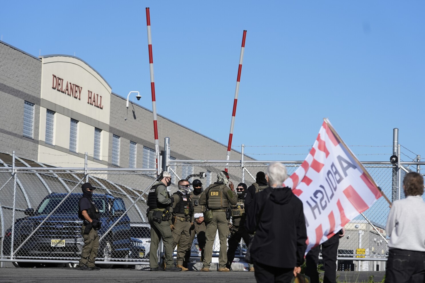 Supreme Court to hear private prison appeal for low migrant detainee wage