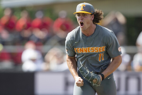 Tennessee baseball eliminates Southern Miss to reach College World Series