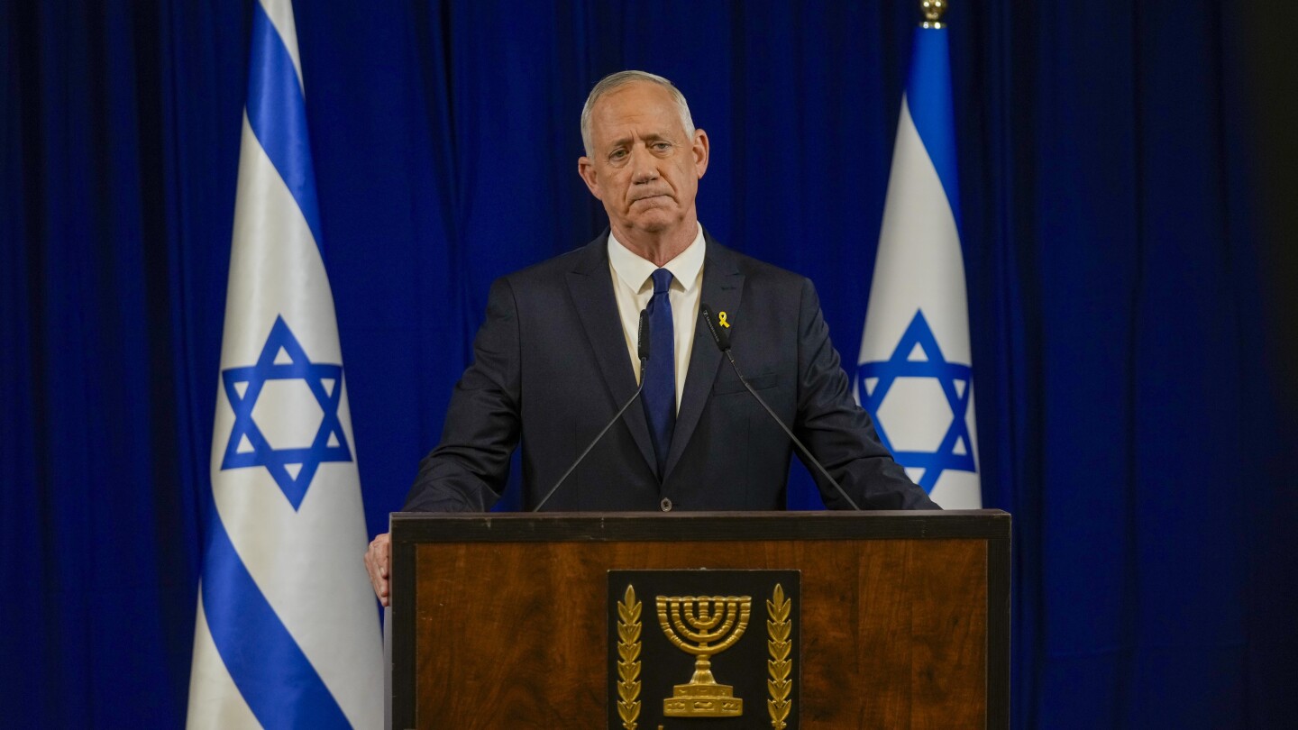 Центристкият член на израелския военен кабинет подаде оставка поради липса на план за следвоенната Газа