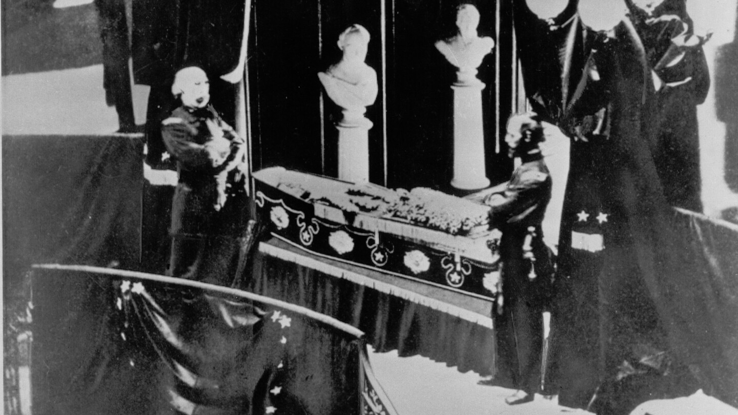 Today in History: April 14, Abraham Lincoln fatally shot at Ford's Theatre