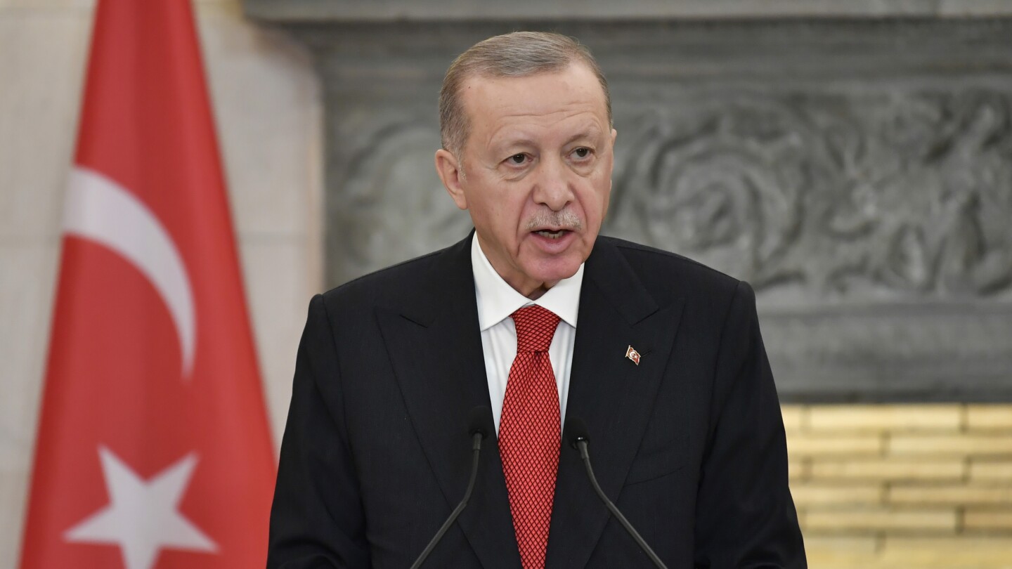 Erdoğan Türkiye’de Batı’yı Gazze savaşında “barbarlık” ve İslamofobi ile suçluyor