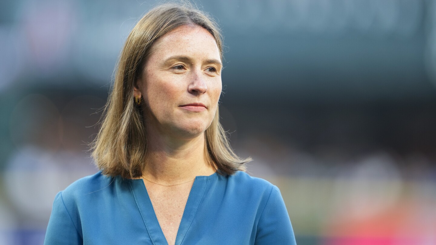 Catie Griggs steps down as president of business operations for the Seattle Mariners