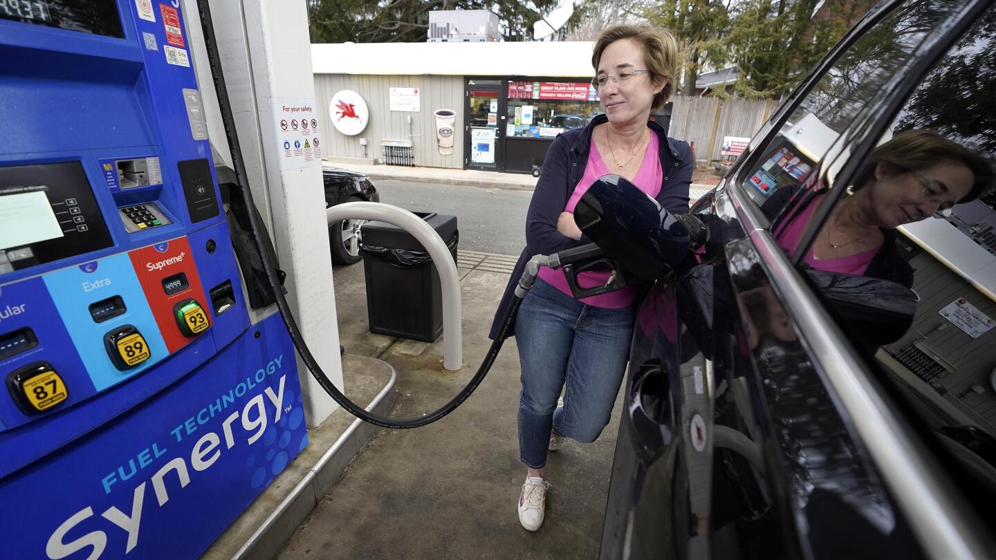 US gas prices tick up, ending 99-day streak of lower costs