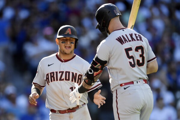 Cubs pull ahead in ninth, beat Arizona 3-2