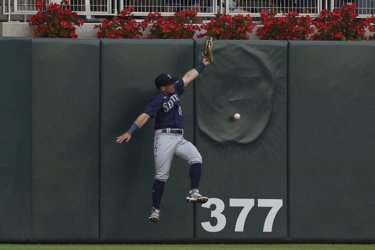 Rodríguez homers twice in Mariners' 9-7 comeback win against Twins