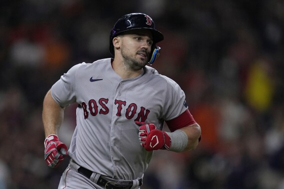 Outfielder Adam Duvall agrees to one-year deal with Red Sox - The Boston  Globe