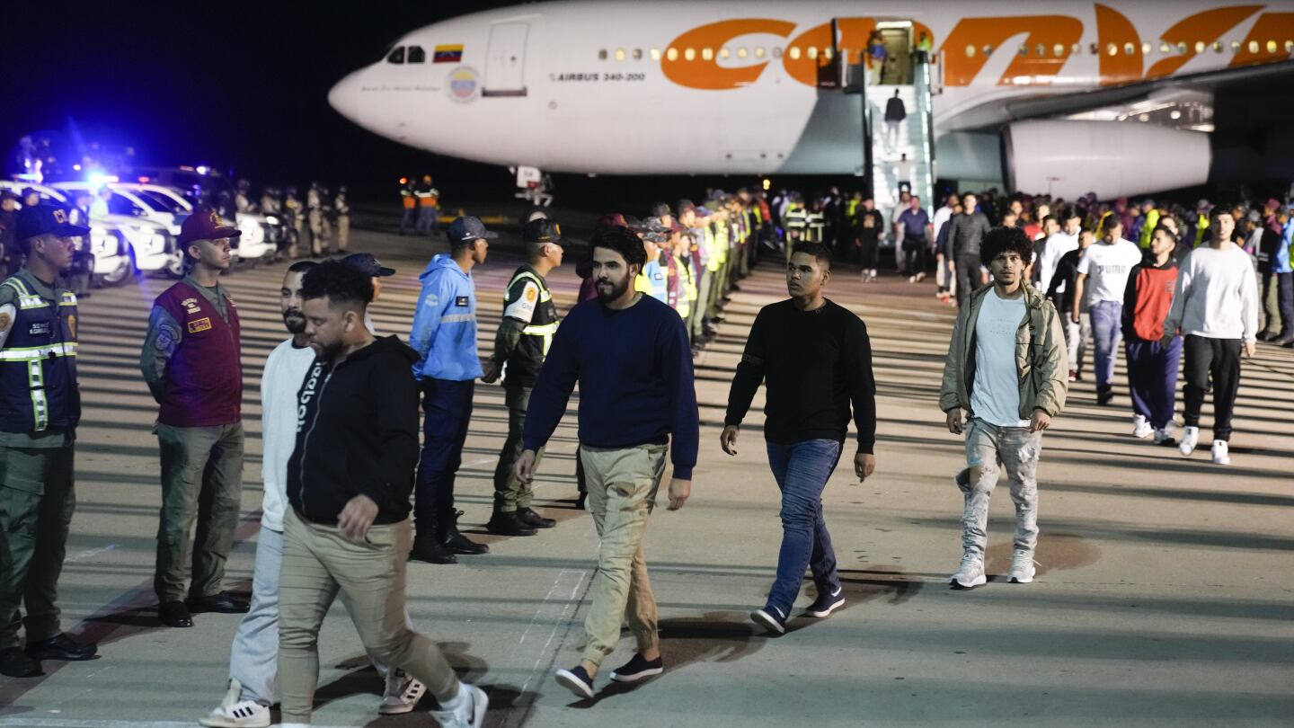 Venezuela-hired lawyers file petition in El Salvador aimed at freeing Venezuelans deported by US