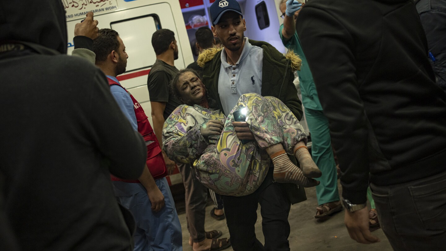 Les forces israéliennes attaquent le plus grand hôpital de Gaza