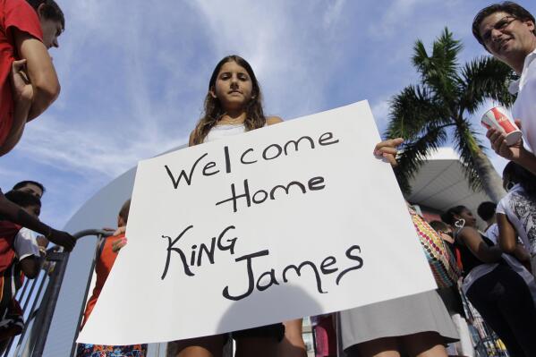 Cleveland Cavaliers fan sets himself on fire burning LeBron James jersey