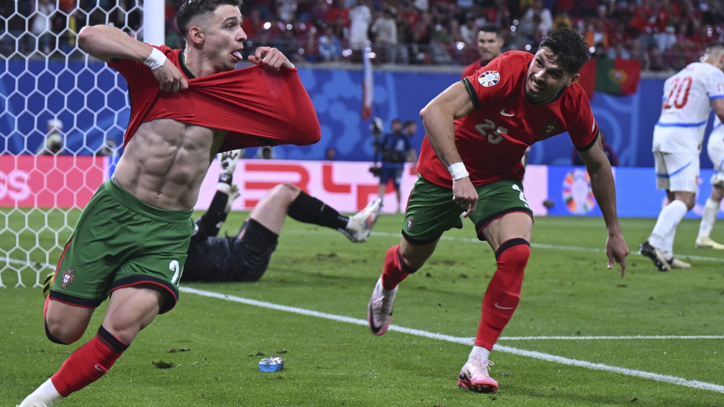 Консейсао вкарва в добавеното време, за да изведе Португалия към победния старт на Евро 2024