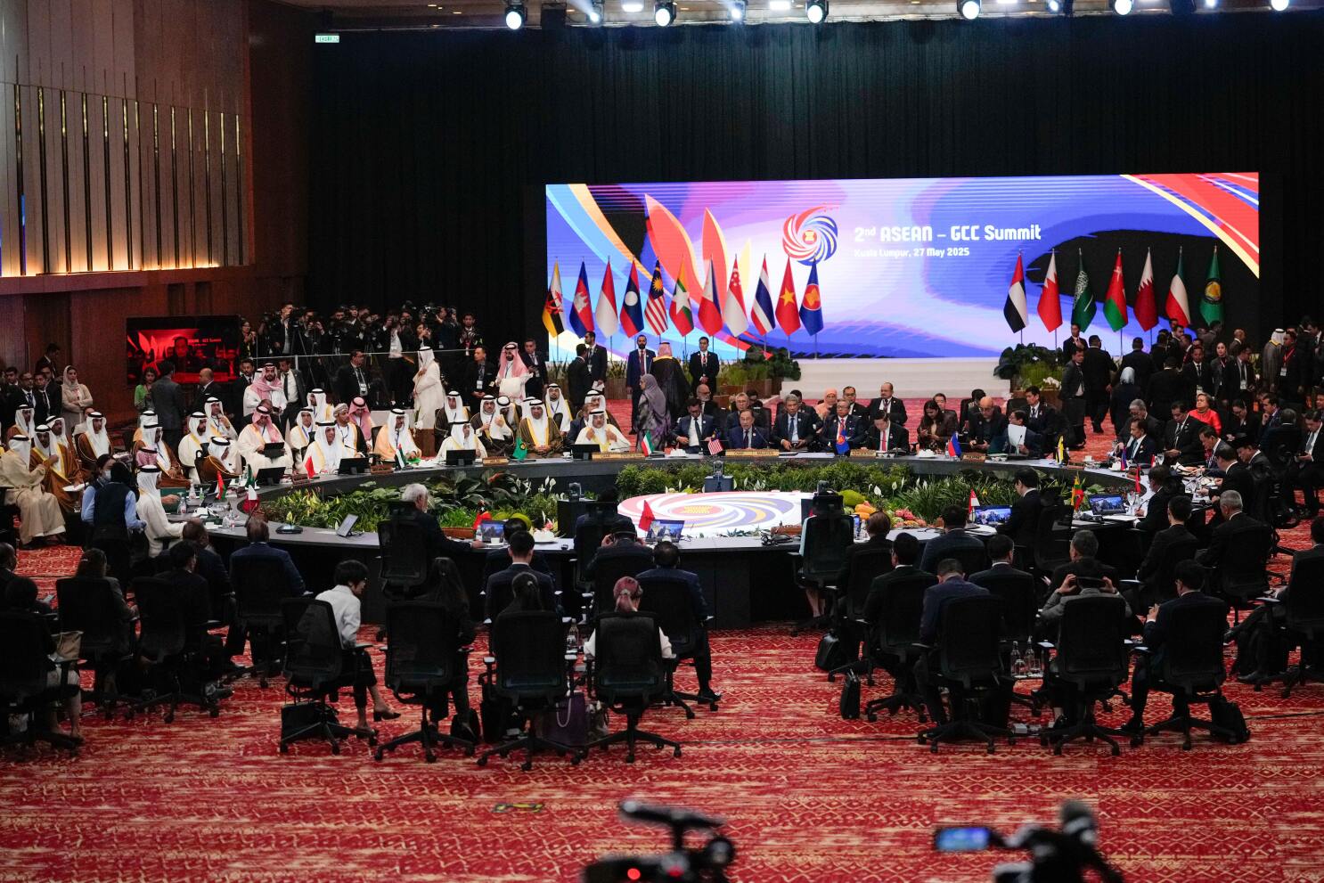 ASEAN opens summit with Persian Gulf nations and China as US threatens tariffs