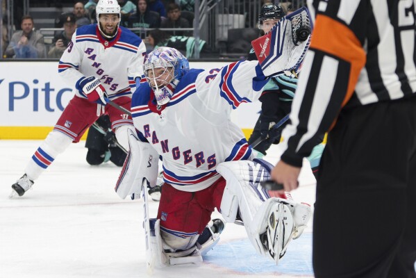 Kaapo Kakko's two-goal night leads Rangers to win over Flyers