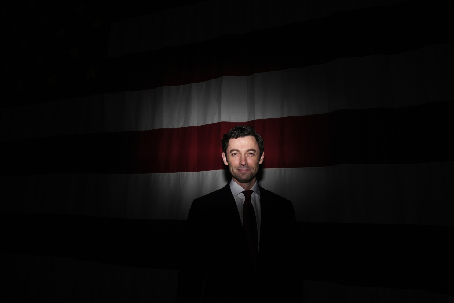 Ossoff seeks Georgia reelection balancing Trump criticism and bipartisanship