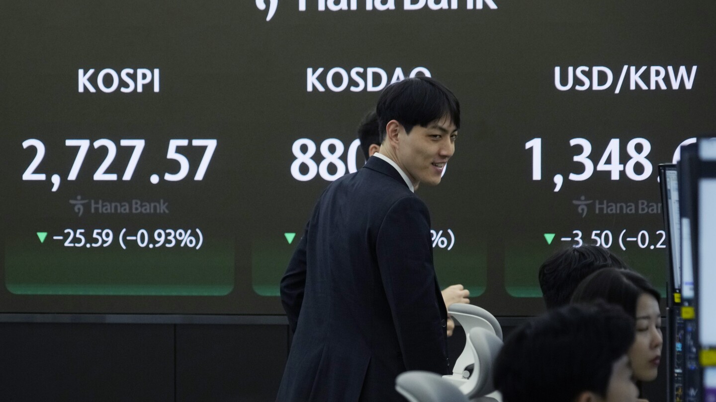 Фондов пазар днес: Азиатските акции се понижиха, след като Уолстрийт потъна заради притесненията за лихвените проценти