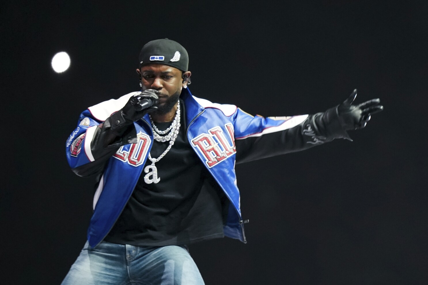 Drake complains about Kendrick Lamar's Super Bowl performance in new defamation claims
