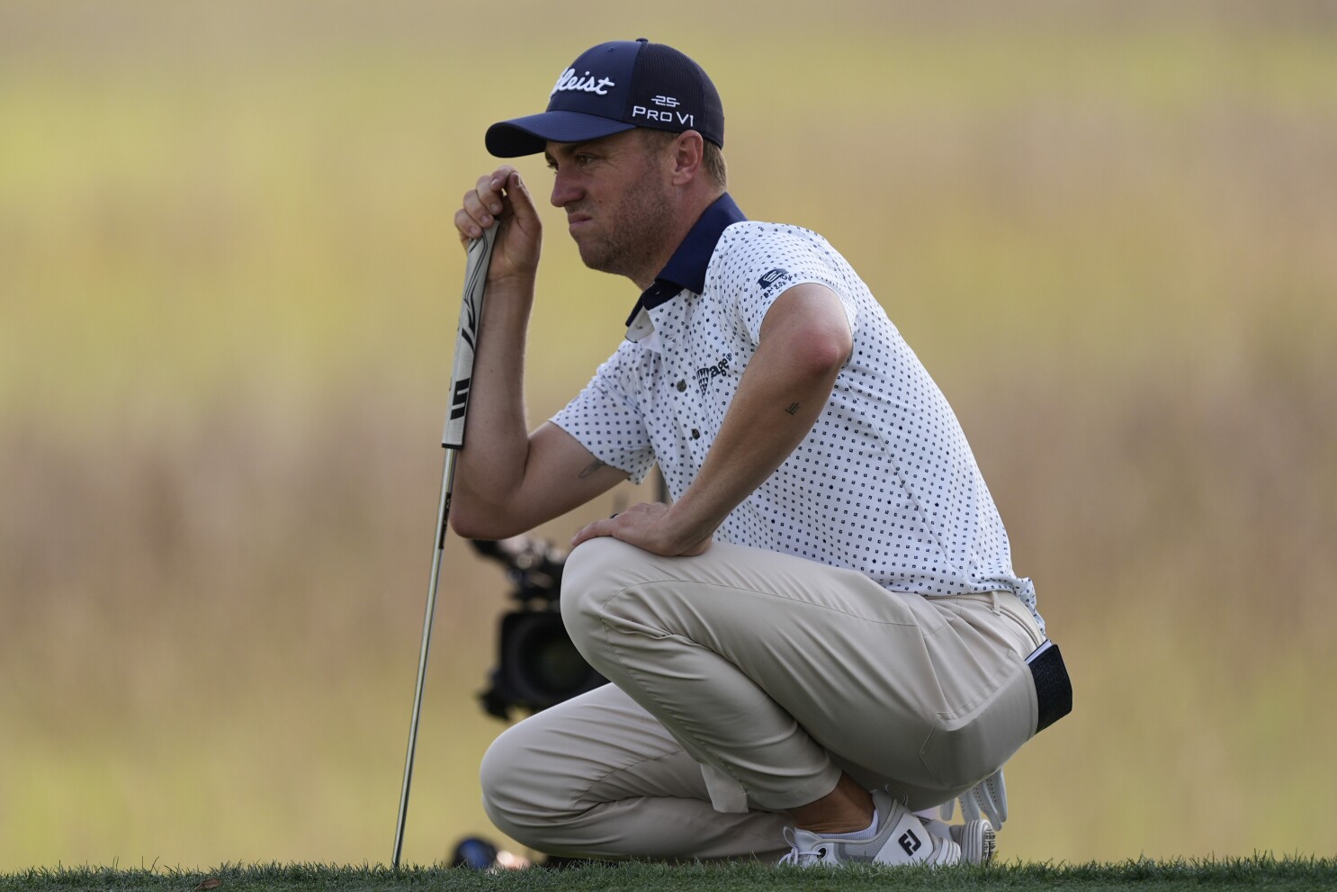 Justin Thomas makes two late birdies to restore his lead at Hilton Head