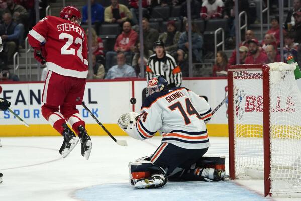 Should the Red Wings bring Vladislav Namestnikov back next season?