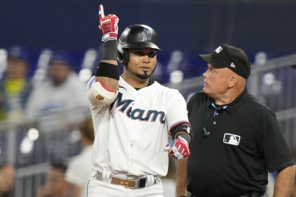 Arraez scratched from Marlins' lineup because of left ankle sprain