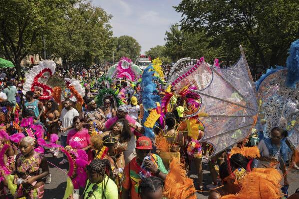 Rio's Carnival parade returns after long pandemic hiatus 