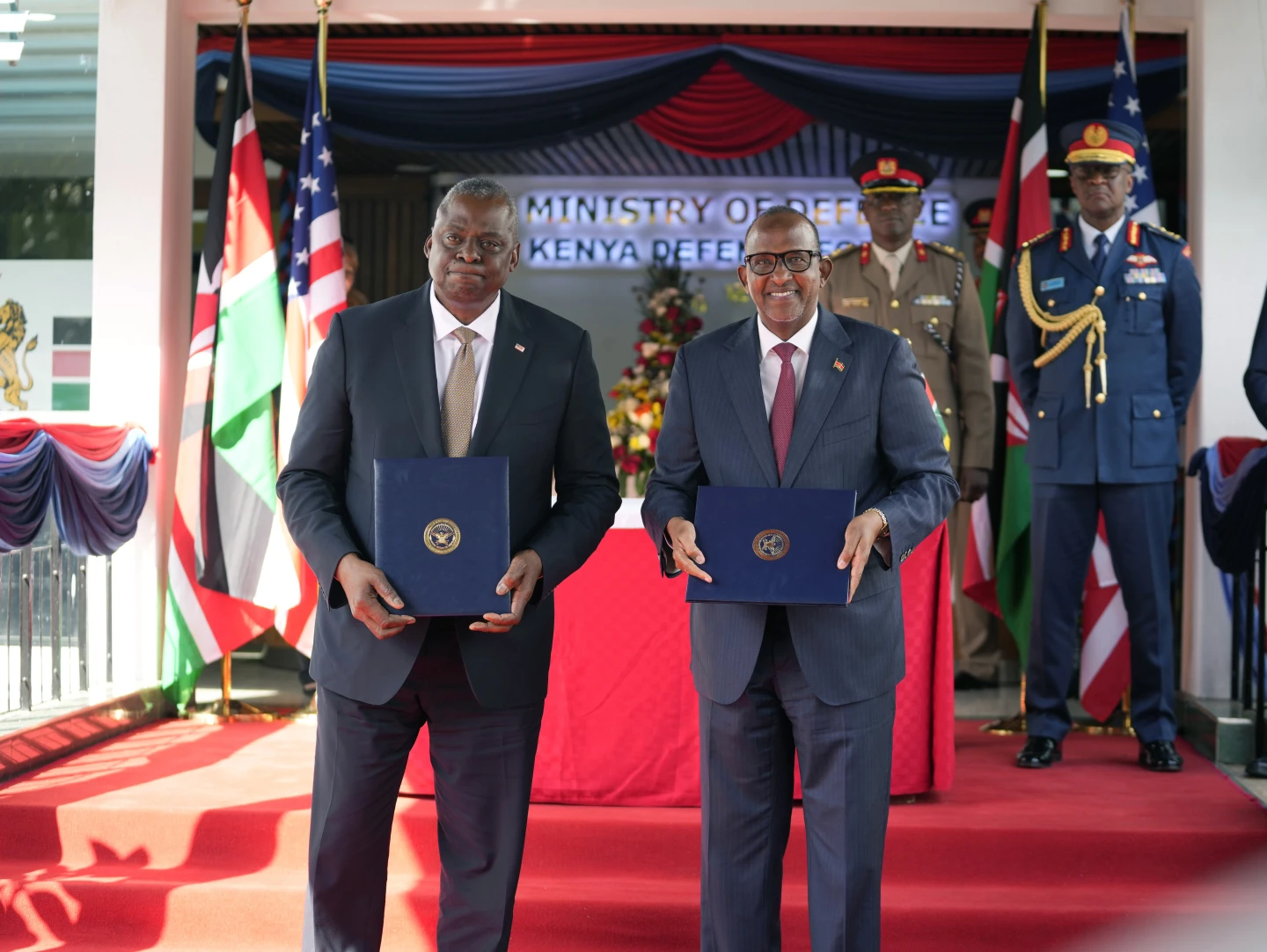الولايات المتحدة وكينيا توقعان اتفاقية دفاعية