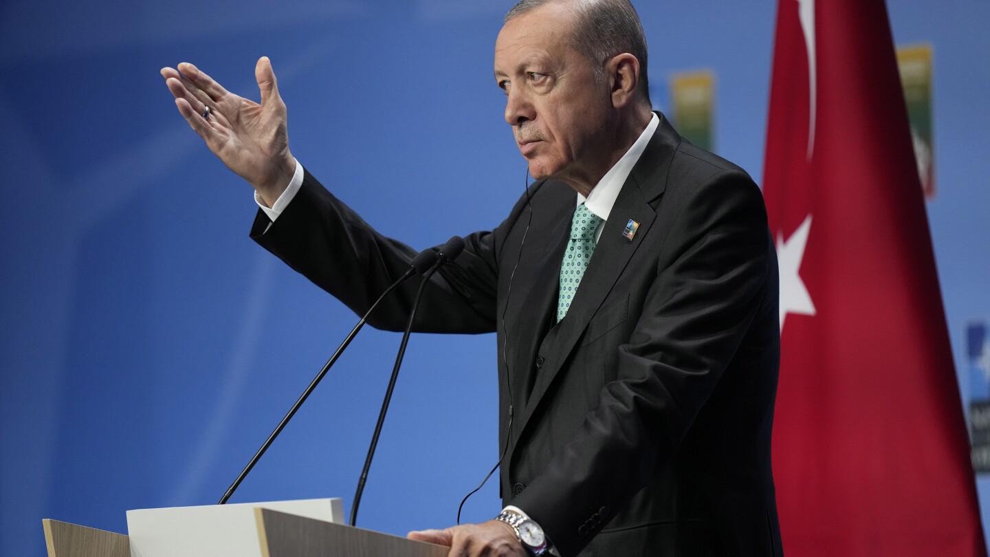 R.T.Erdoganas pareiškė, kad Turkijos parlamentas nepatvirtins Švedijos prašymo įstoti į NATO anksčiau nei spalio mėn