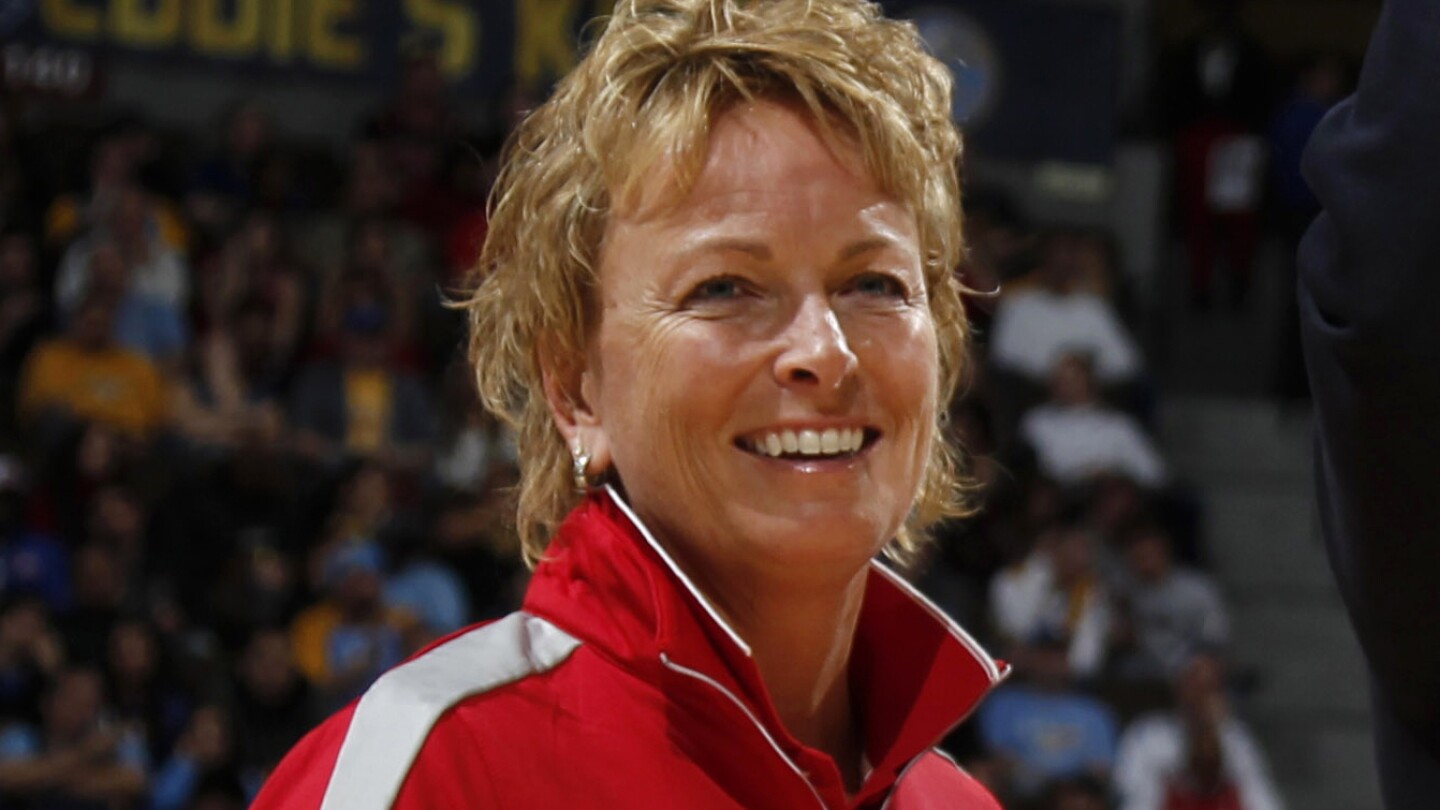 Dottie Pepper addresses slow play issue in golf