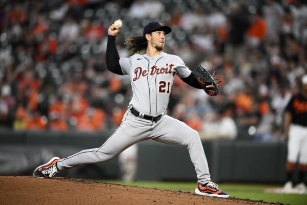 Mike Mussina always looked better in an Orioles uniform, no?  Baltimore  orioles, Baltimore orioles baseball, Orioles baseball