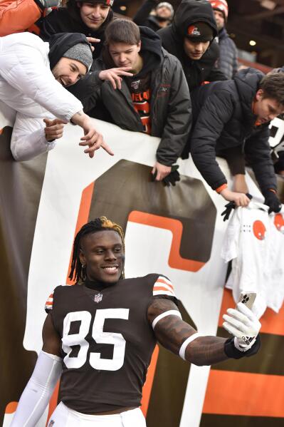 Browns falter, fall way short of huge expectations, playoffs