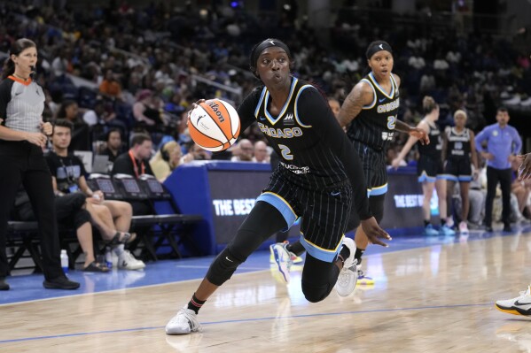 FILE - Chicago Sky's Kahleah Copper drives to the basket during a WNBA basketball game against the Seattle Storm Friday, July 28, 2023, in Chicago. The Phoenix Mercury acquired 2021 Finals MVP Kahleah Copper from the Chicago Sky for four draft picks, including the No. 3 choice this year. Chicago also will receive Michaela Onyenwere and Brianna Turner from the Mercury . 鈥淭o my new teammates and coaches: you鈥檙e getting all of me,鈥� Copper said on Instagram on Tuesday, Feb. 6, 2024. 鈥淢y hunger, my desire, my competitive spirit. Every. Damn. Possession.鈥�(APPhoto/Charles Rex Arbogast, File)
