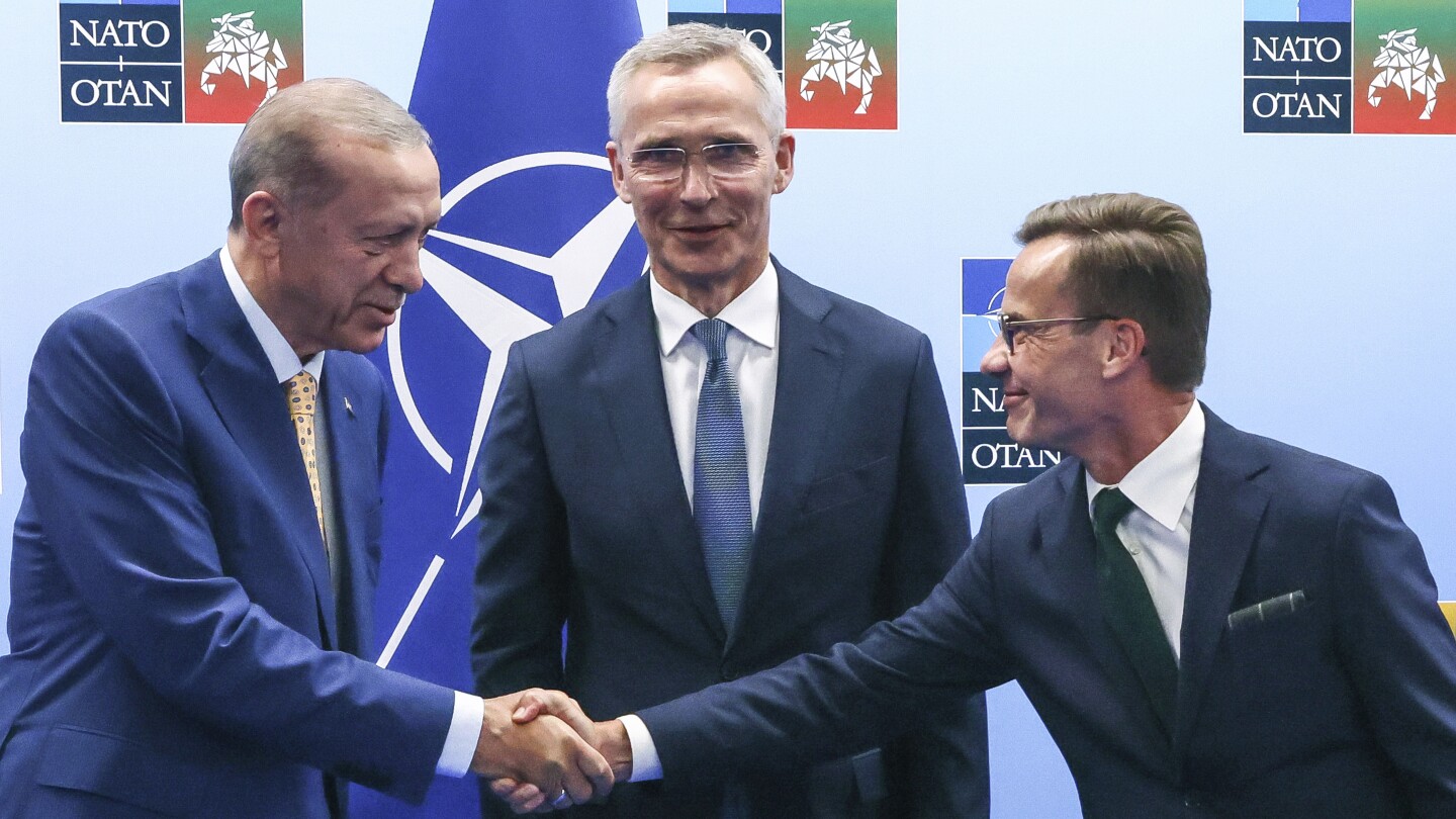 US approves F-16 fighter jet sale to Turkey, F-35s to Greece after Turkey OKs Sweden’s entry to NATO